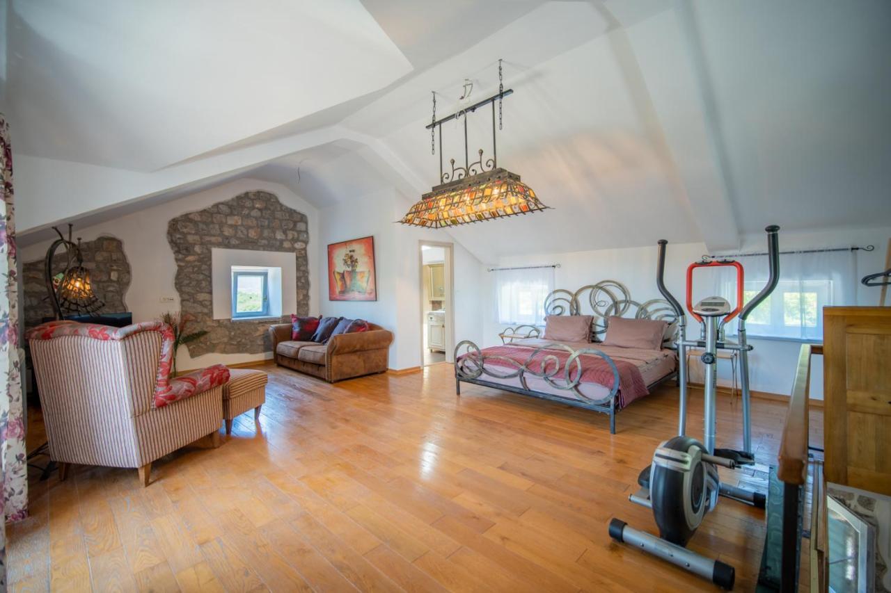Villa Toscana With A Pool Tivat Luaran gambar